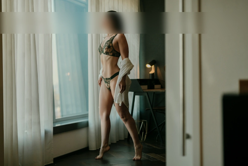  נערות ליווי חשפניות 